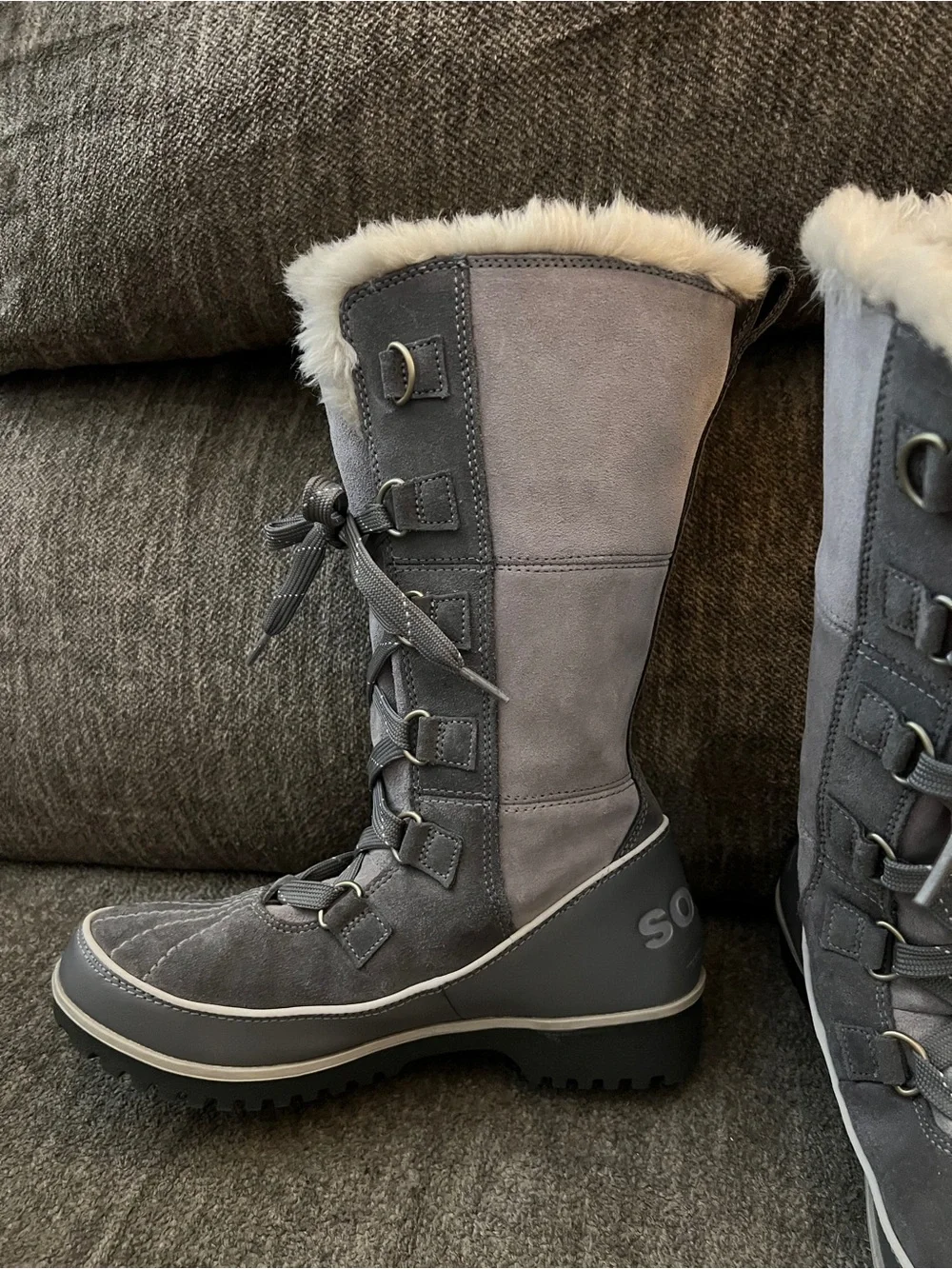 New SOREL Tivoli High II Suede Snow Boots - Charcoal Grey - Women's Size 7 NWOB